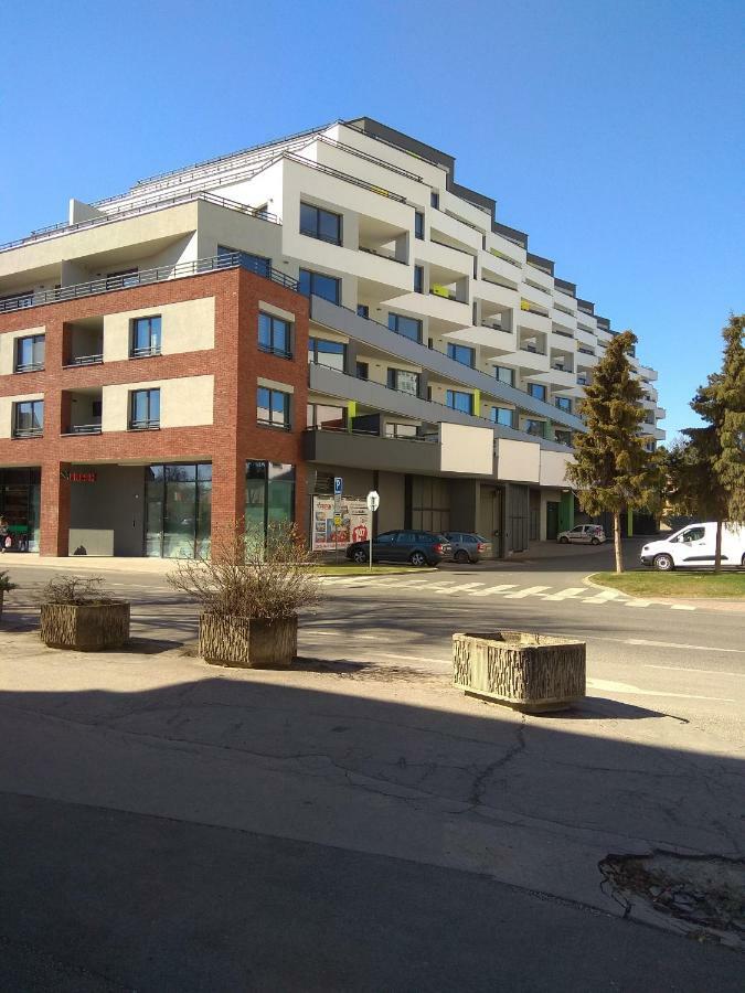 Kosice Smart Apartman Bagian luar foto