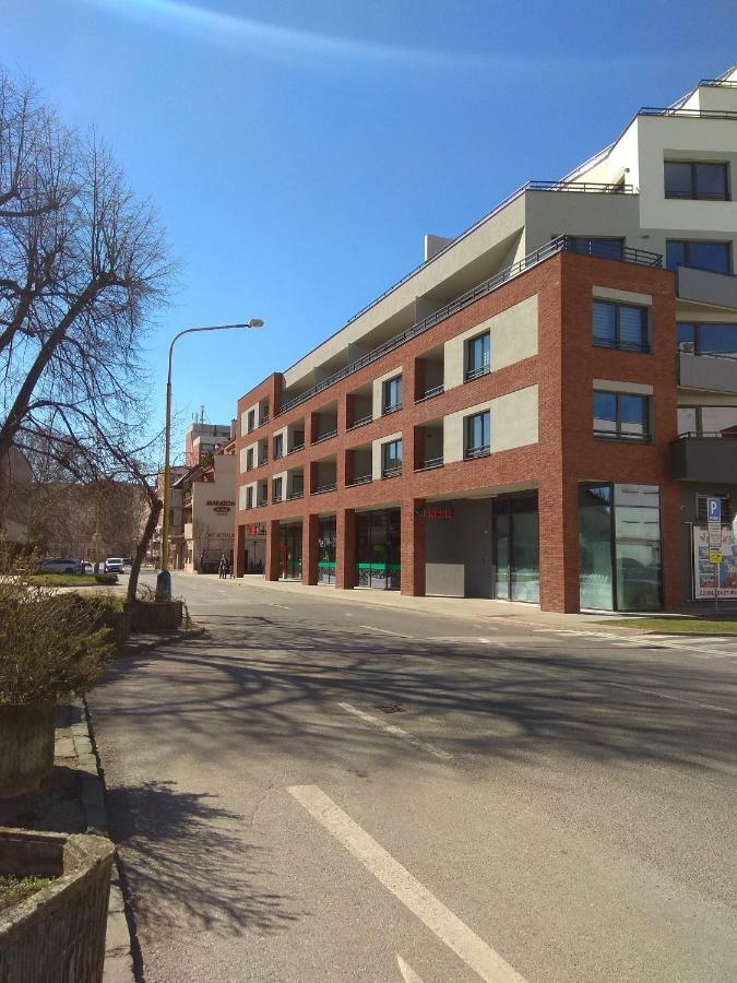 Kosice Smart Apartman Bagian luar foto